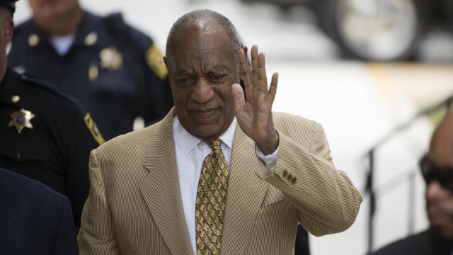 Bill Cosby llegando a los Juzgados