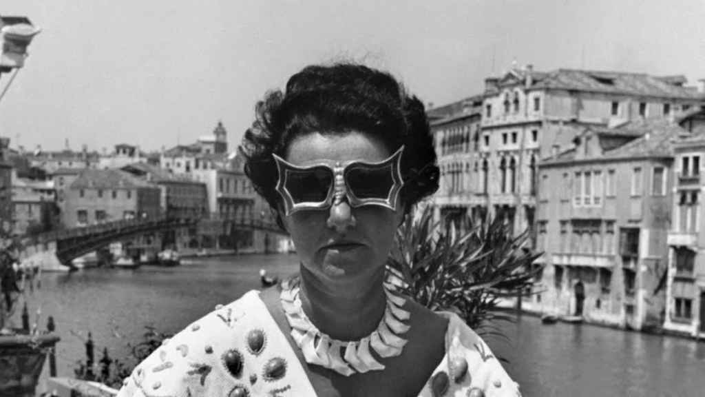 Una de las fotos más famosas de Peggy Guggenheim.