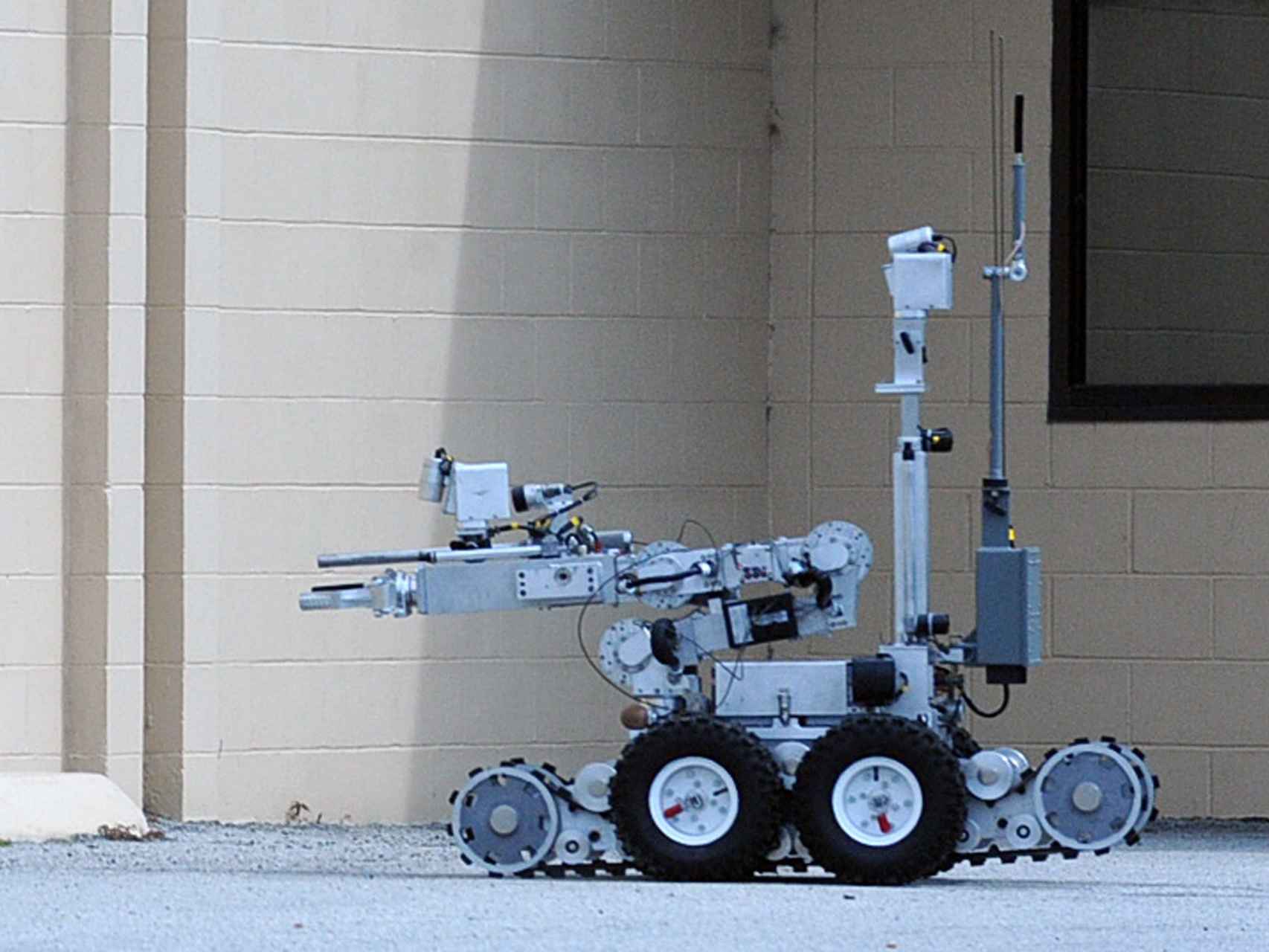 Un robot zapador acabó con el francotirador de Dallas.
