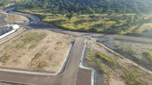 Las carreteras y zonas urbanas fragmentan el medio natural.