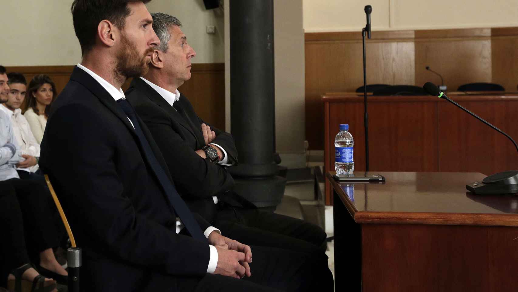 Messi y su padre, ante el juez.