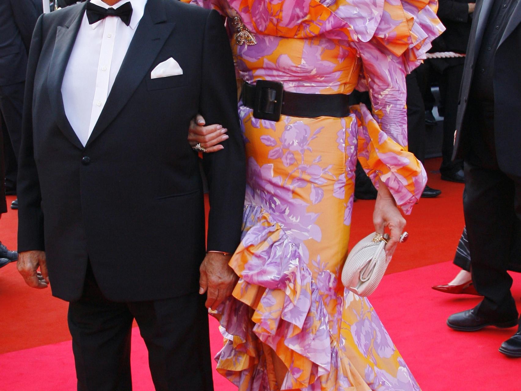 Adnan Khashoggi y su esposa, en un evento en Cannes en el año 2008.