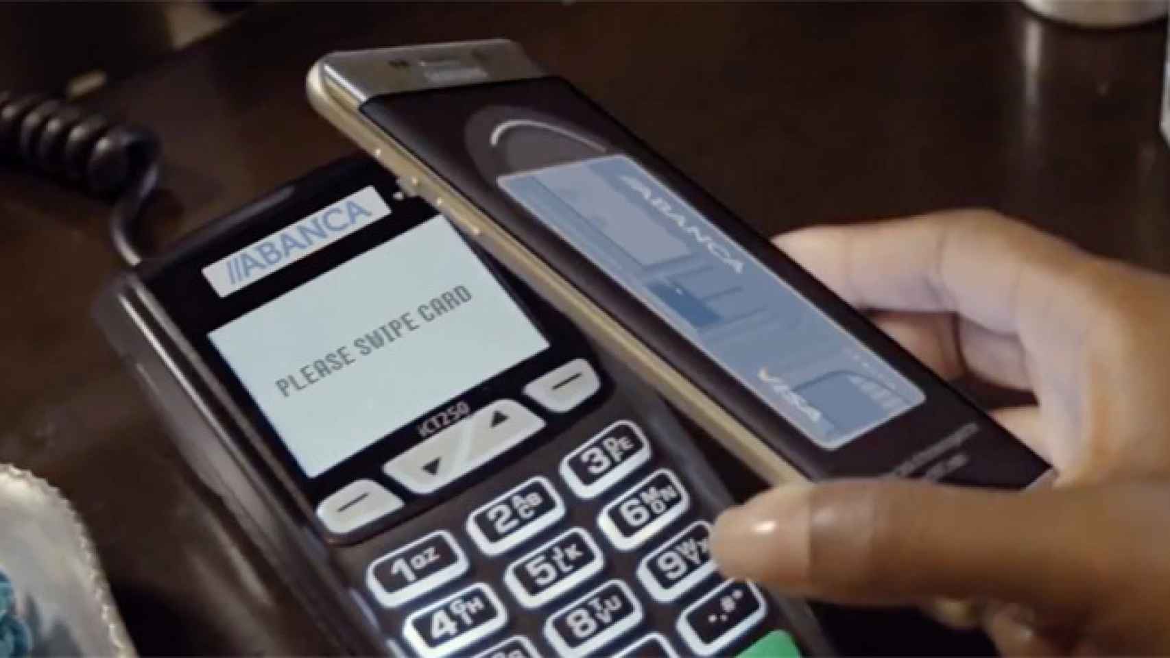Android Pay frente a las aplicaciones para pagar desde el móvil de los bancos, ¿qué ventajas ofrece?
