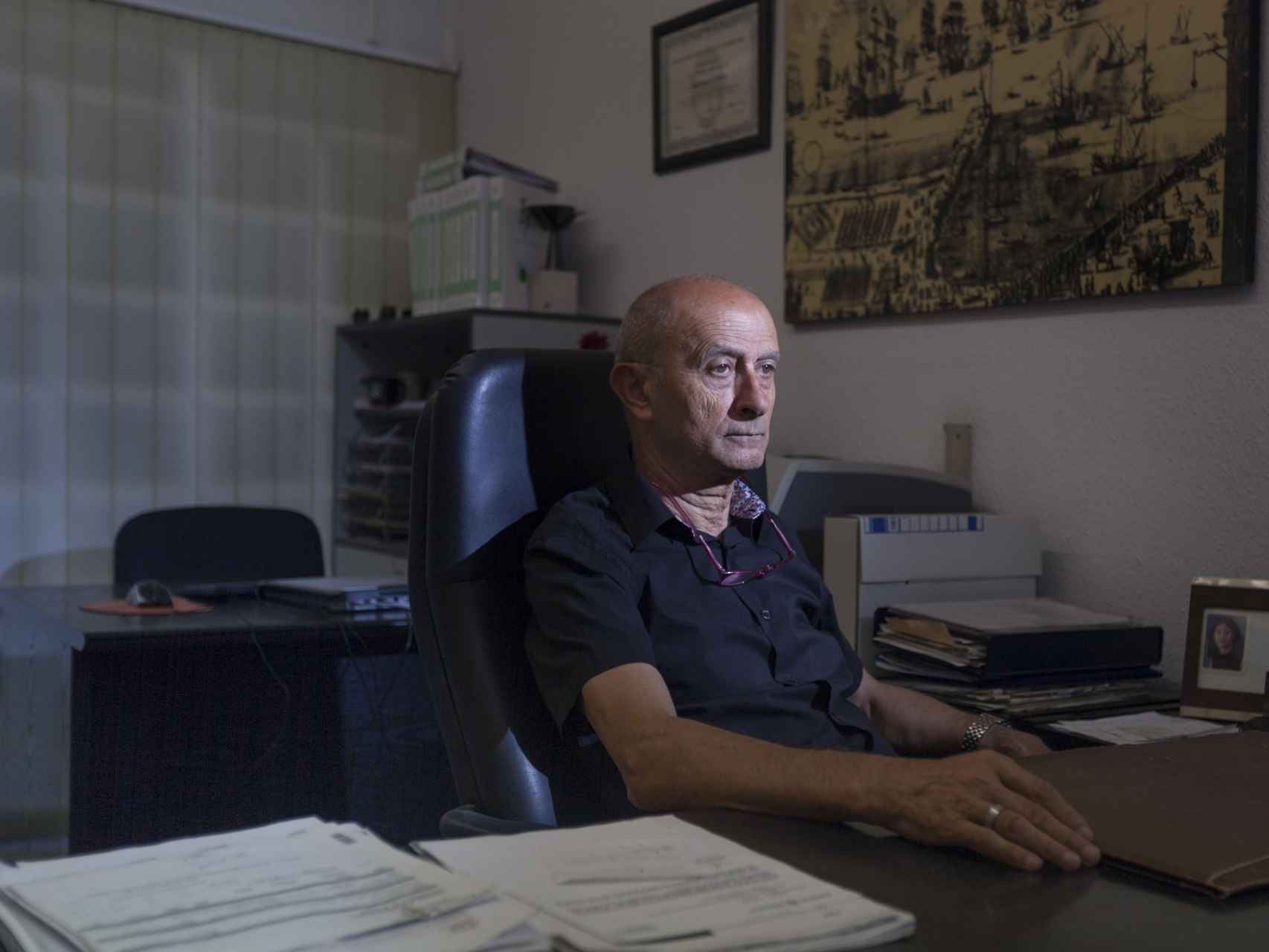 Ángel Centeno es propietario de una administración de fincas. Foto: Alberto Gamazo