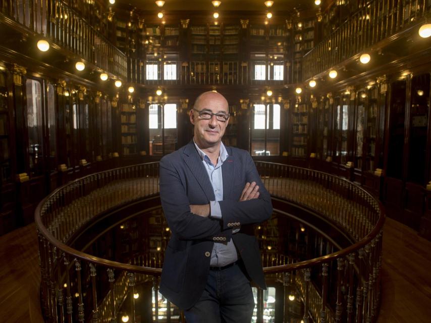 Félix Álvarex, Felisuco, en la biblioteca del Congreso.