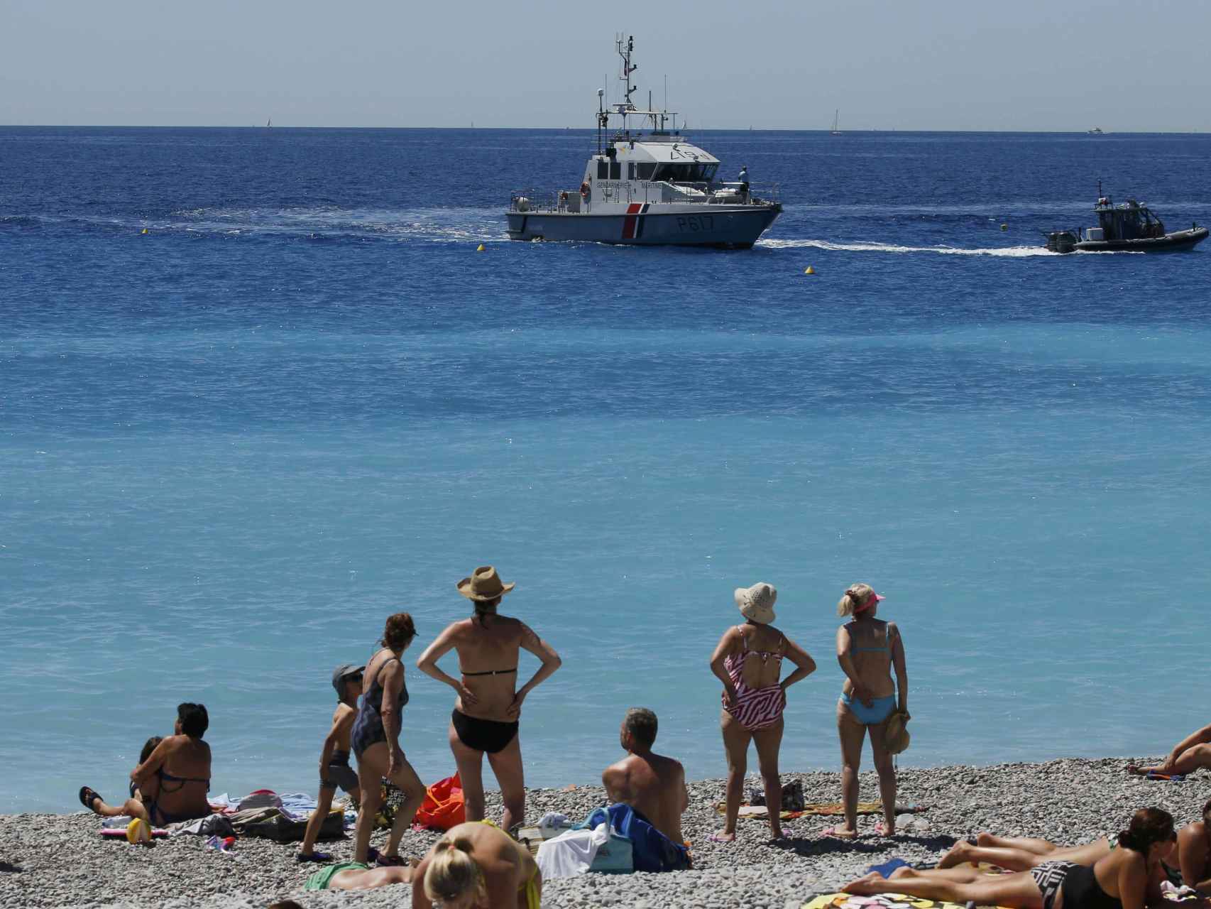 La playa es uno de los principales motores del turismo en Niza.