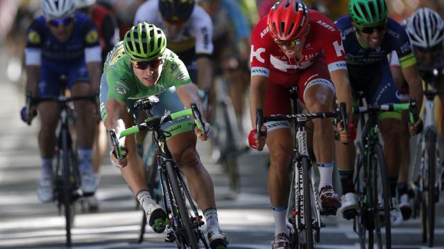 Sagan y Kristoff en los últimos metros del esprint.