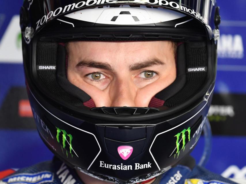 Jorge Lorenzo, en su box, durante el GP de Alemania celebrado en el circuito de Sachsenring.