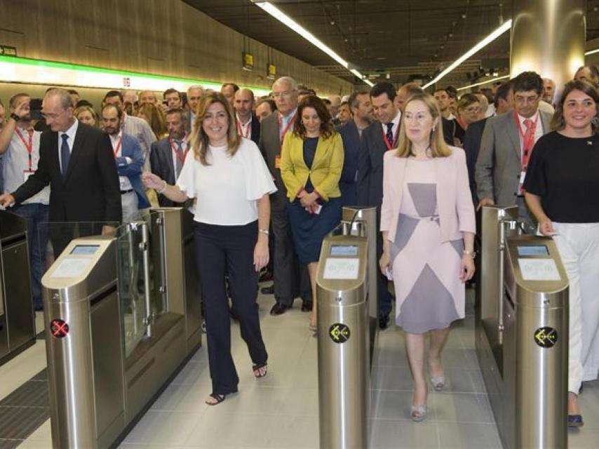 Ana Pastor junto a Susana Díaz.