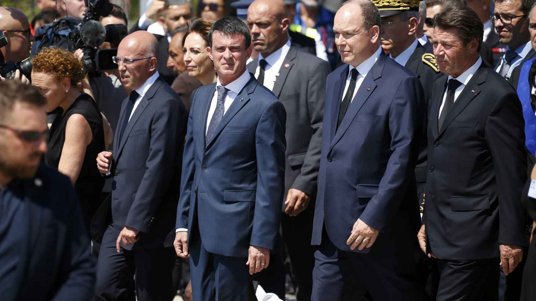 Manuel Valls a su llegada al Monumento del centenario en Niza.