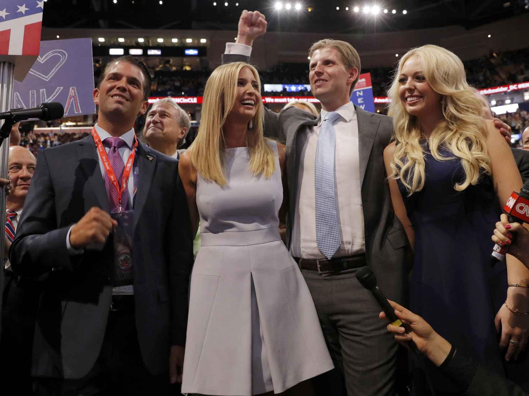 Los hijos de Trump celebran la confirmación de su padre como candidato.