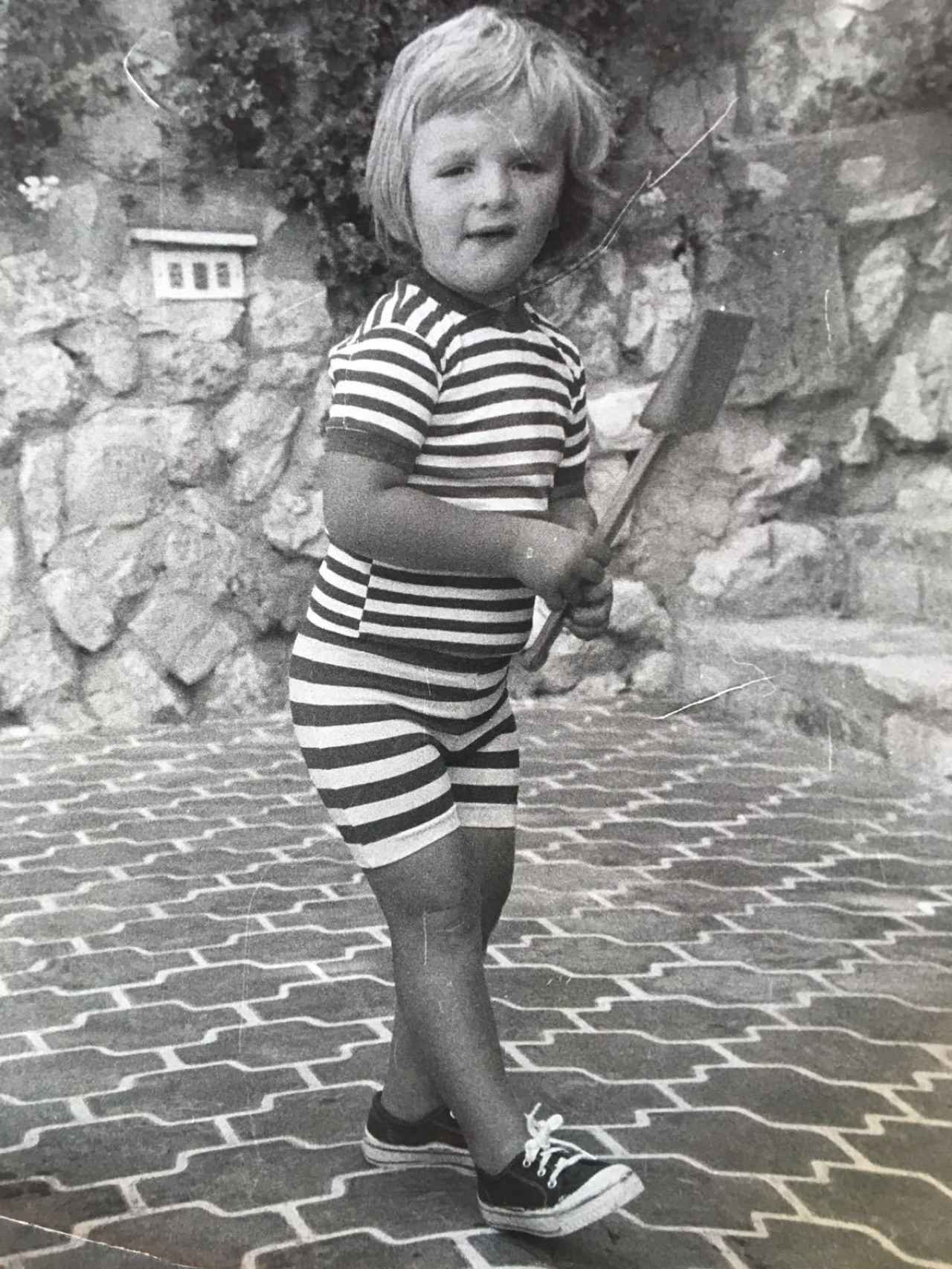 Joaquín Prat con dos años en casa de sus abuelos en Mallorca