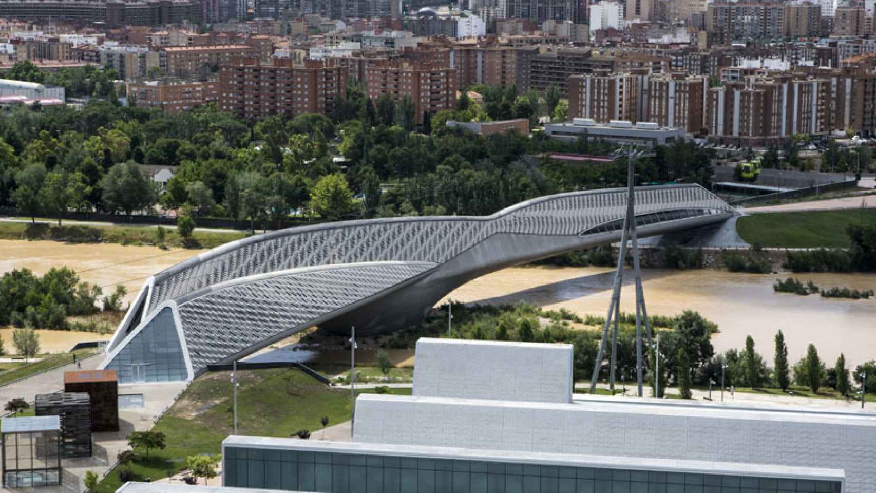 El Pabellón Puente de la Expo 2008.