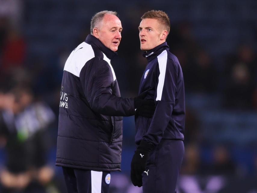 Steve Walsh junto a Vardy.