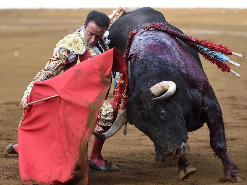 Enrique Ponce durante la tercera corrida de la feria de Santiago.