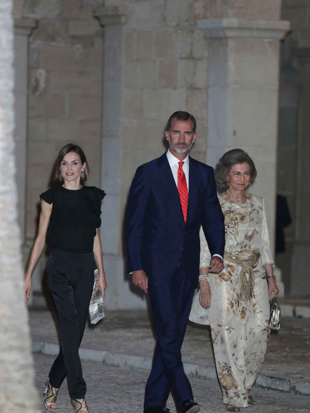 Felipe VI y Letizia con la reina emérita Sofía en una recepción oficial en la isla balear.