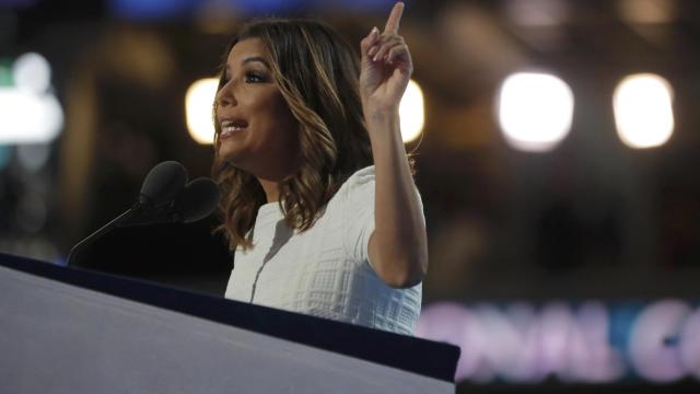 La actriz Eva Longoria lidera una organización para activar el voto latino por Clinton.