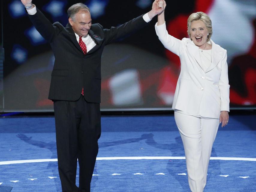 Hillary, junto a Kaine.