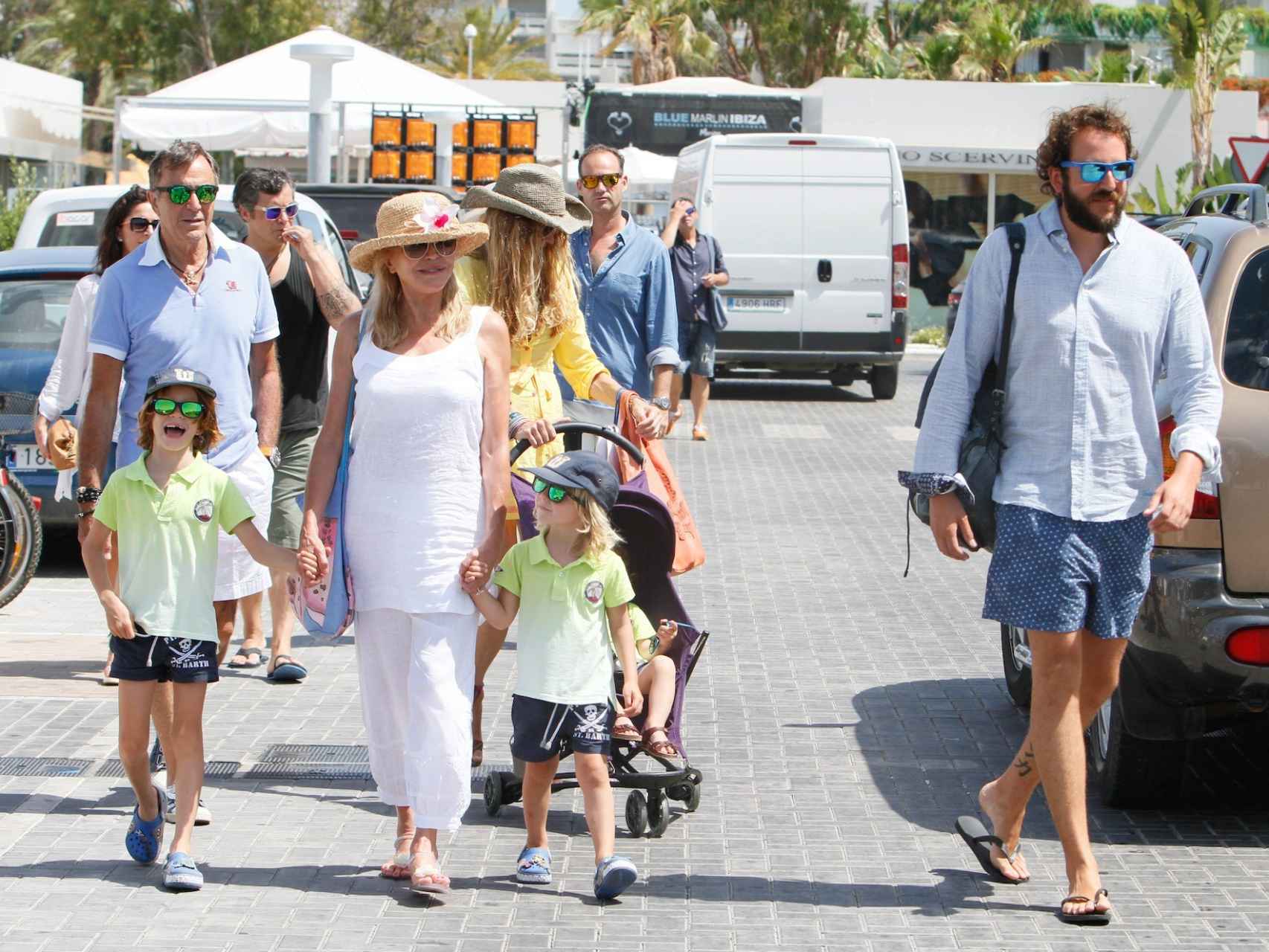 La familia Thyssen de verano en Ibiza.