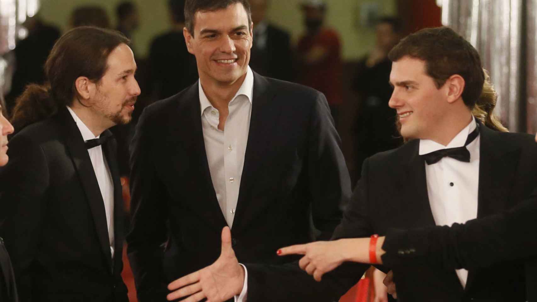 Pablo Iglesias, Pedro Sánchez y Albert Rivera, en la Gala de entrega de los 30 Premios Goya/ EFE
