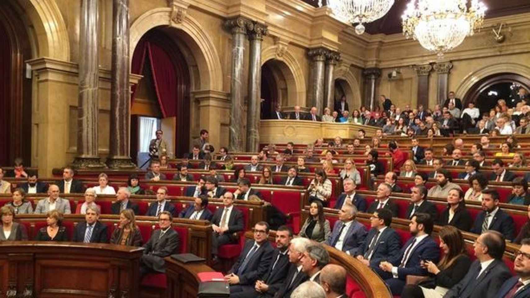 JxSí y la CUP registran en el Parlament la ley de la Agencia Tributaria de Cataluña