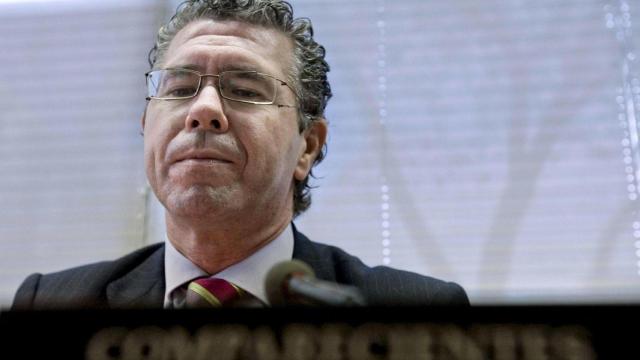 El juez Eloy Velasco propone juzgar a Granados por aprovecharse de una revelación de secretos