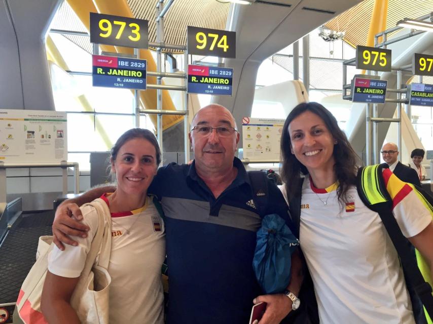 Anabel Medina, en el aeropuerto antes de partir hacia Río.