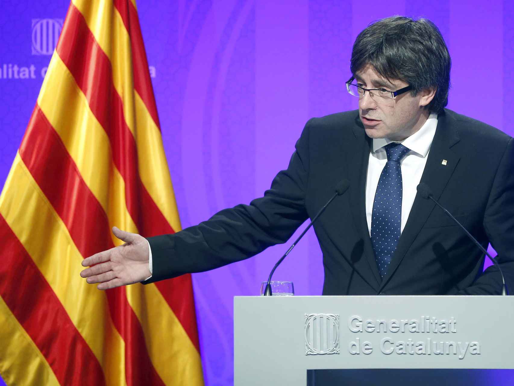 Puigdemont, durante la rueda de prensa posterior a la cumbre politico-social sobre vivienda.