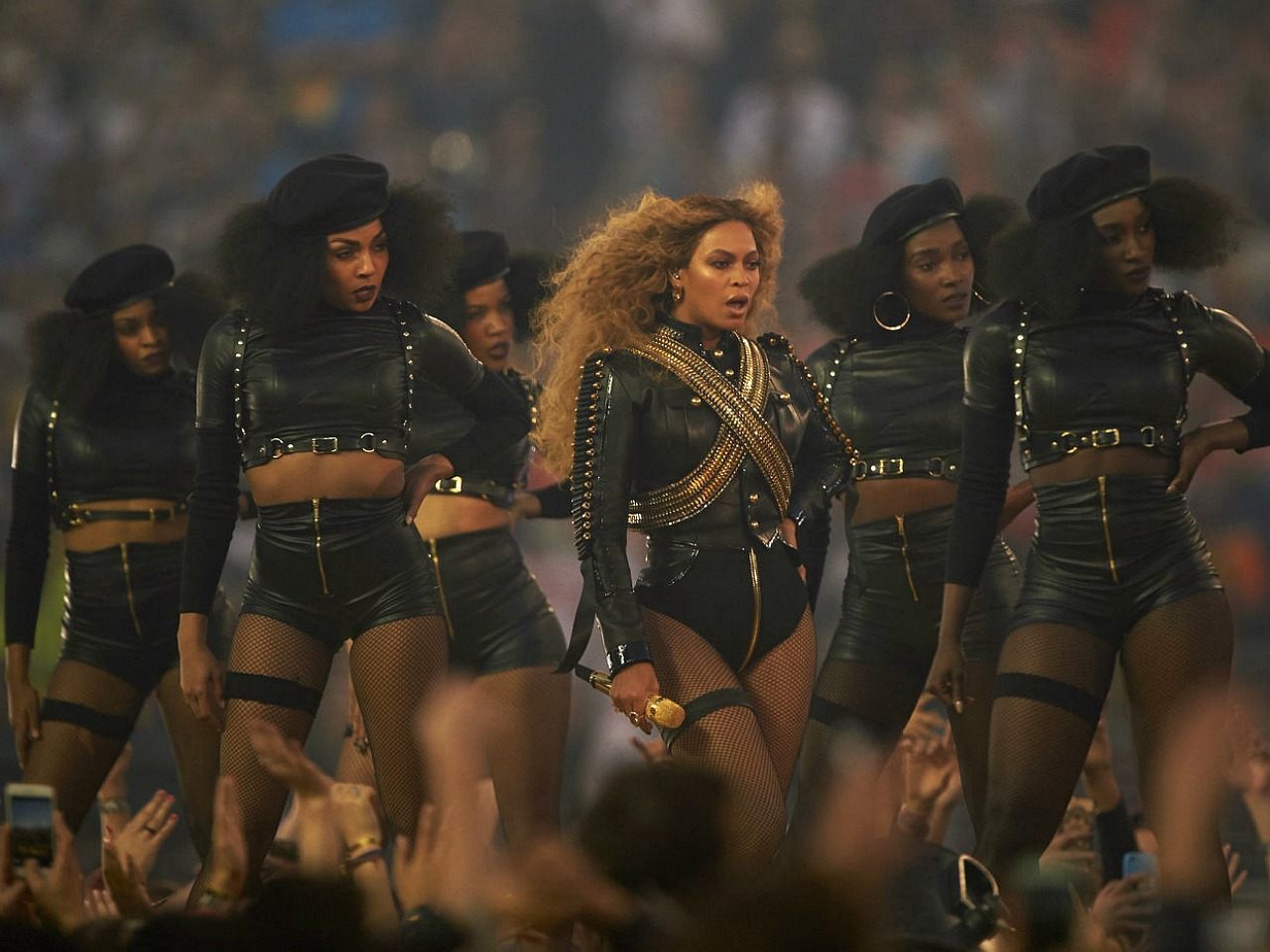 Beyoncé en acción durante la última Superbowl.