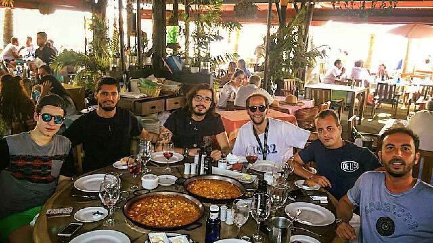 Froilán (izqda), Joako Monroy ( amigo lotero),  Iñigo Fernández, amigo hipster, Carlos Aguilar, Carlos 'Keas' y Luís Torremocha