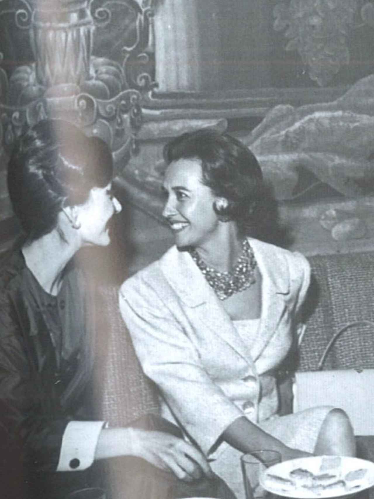 Aline Griffith con María Callas en 1959 en Madrid.