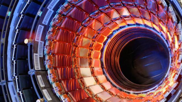 Parte del Gran Colisionador de Hadrones del CERN.