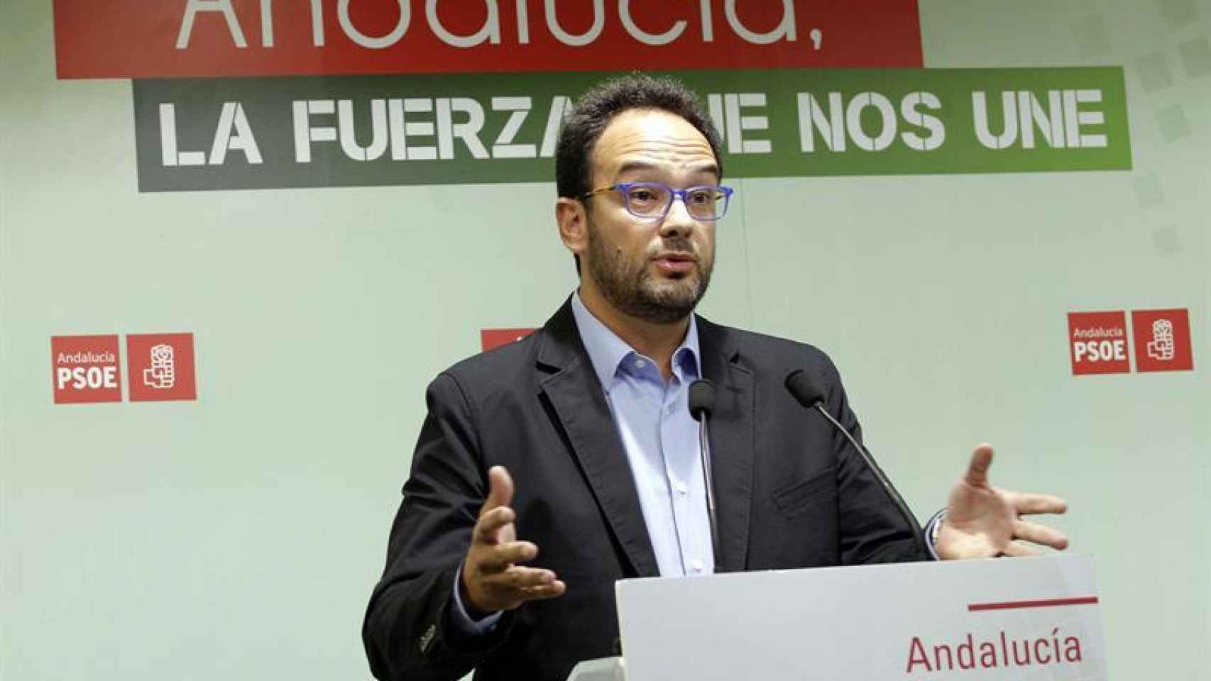 Hernando, durante su rueda de prensa en Almería.