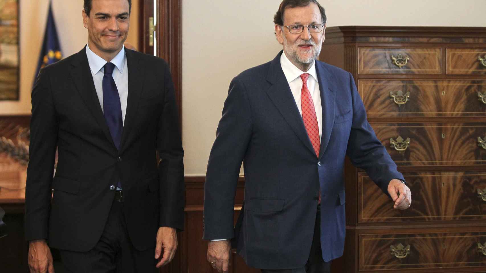 Mariano Rajoy junto a Pedro Sánchez en una de sus reuniones en el Congreso.