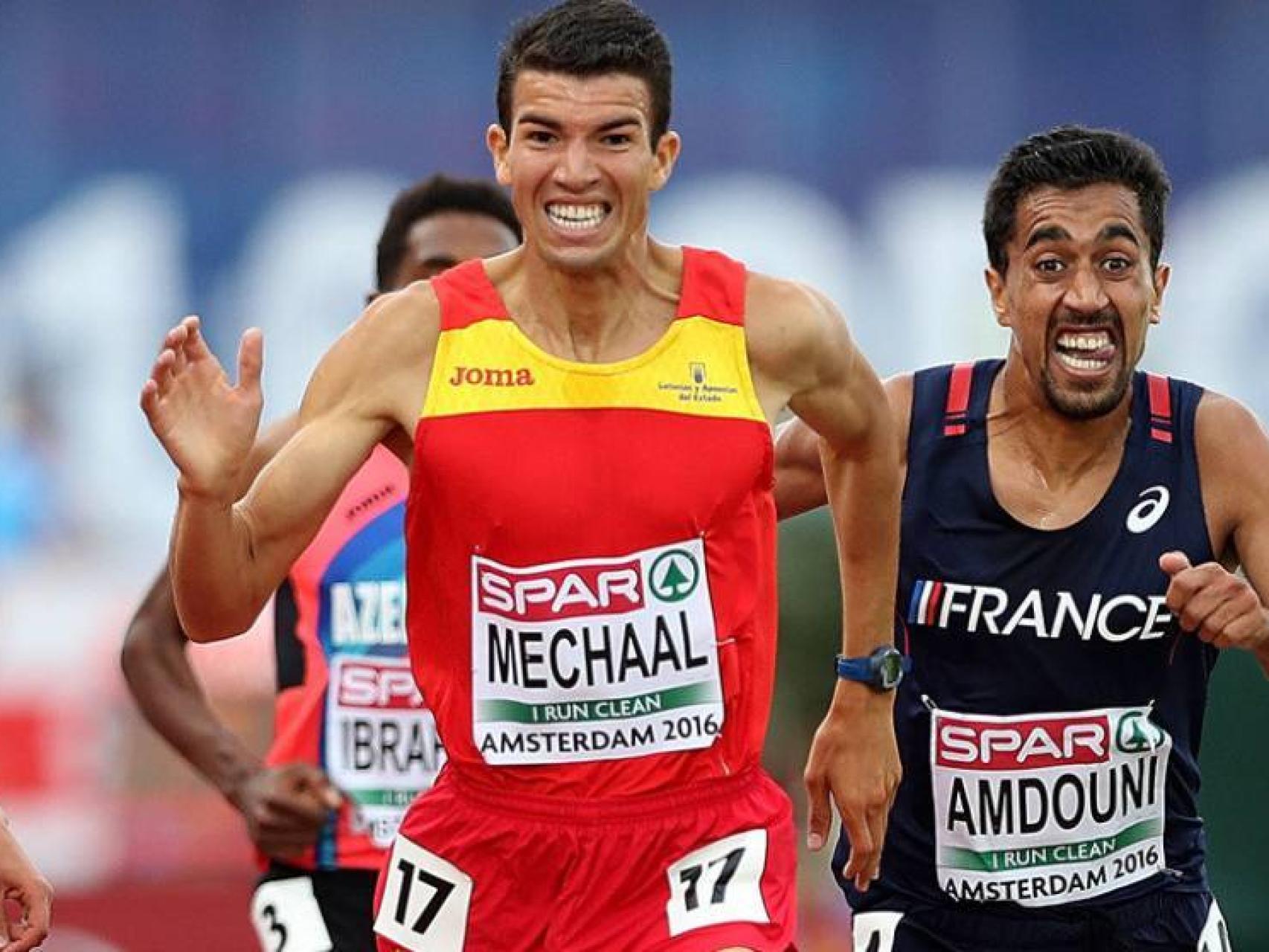 Adel Mechaal, en plena carrera.