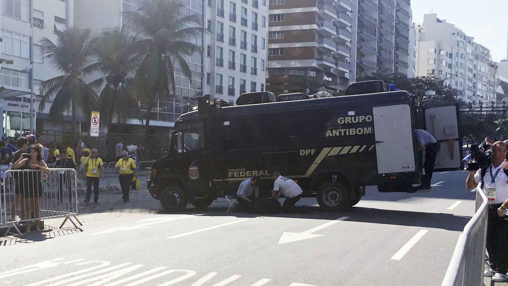 Explosión controlada en Río de Janeiro.
