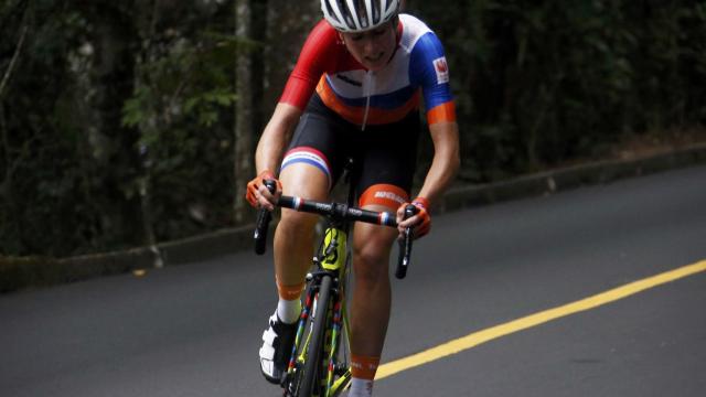 Annemiek van Vleuten durante la prueba de ciclismo en ruta.