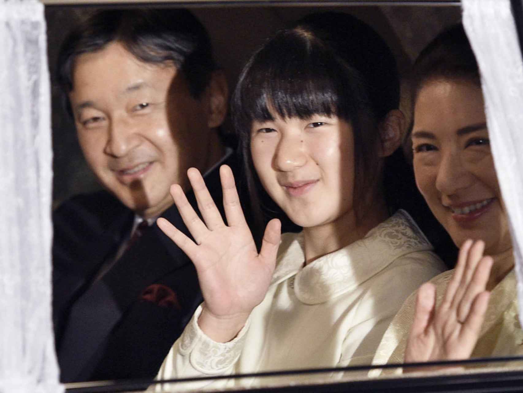 Los herederos nipones junto a su hija Aiko.