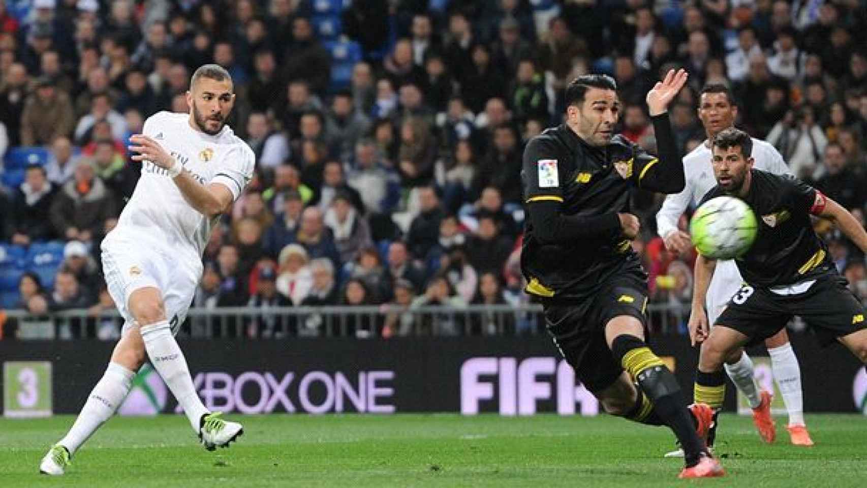 Benzema y Rami en el último duelo entre Real Madrid y Sevilla.