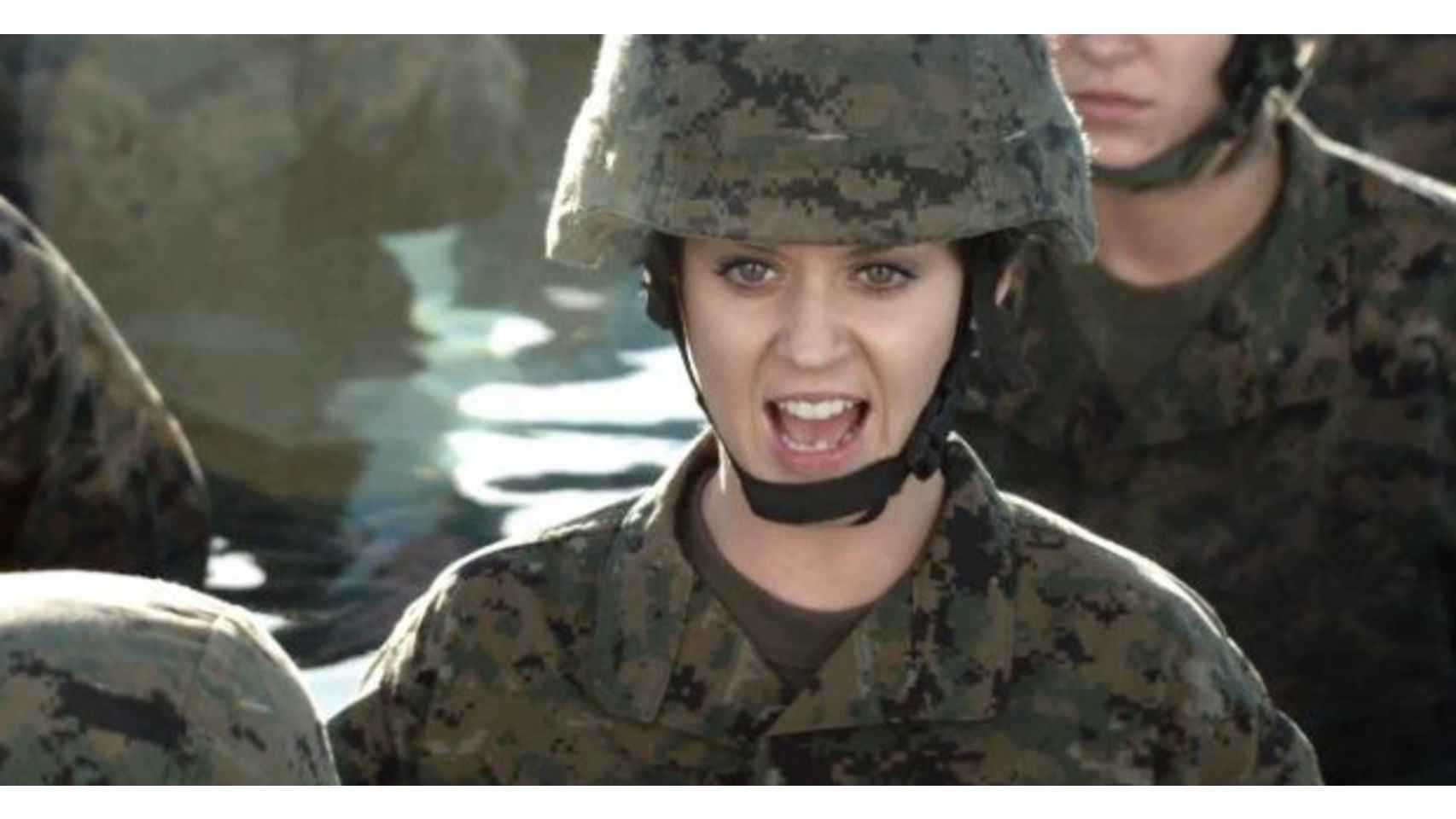 La cantante Katy Perry en su videoclip Part of me.