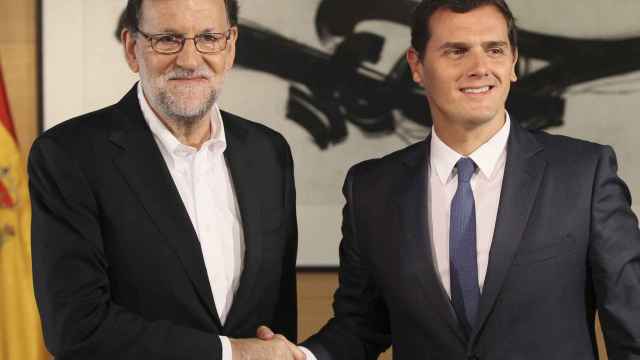 Rajoy y Rivera durante su reunión en el Congreso