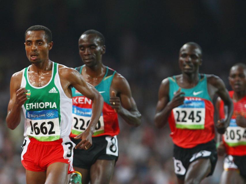 Kenenisa Bekele durante los 5.000 metros de Pekín 2008.