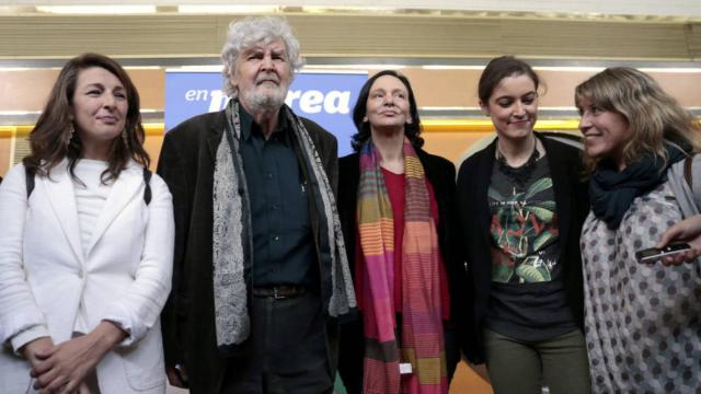 Los representantes de las Mareas y los de Podemos, en una reunión reciente