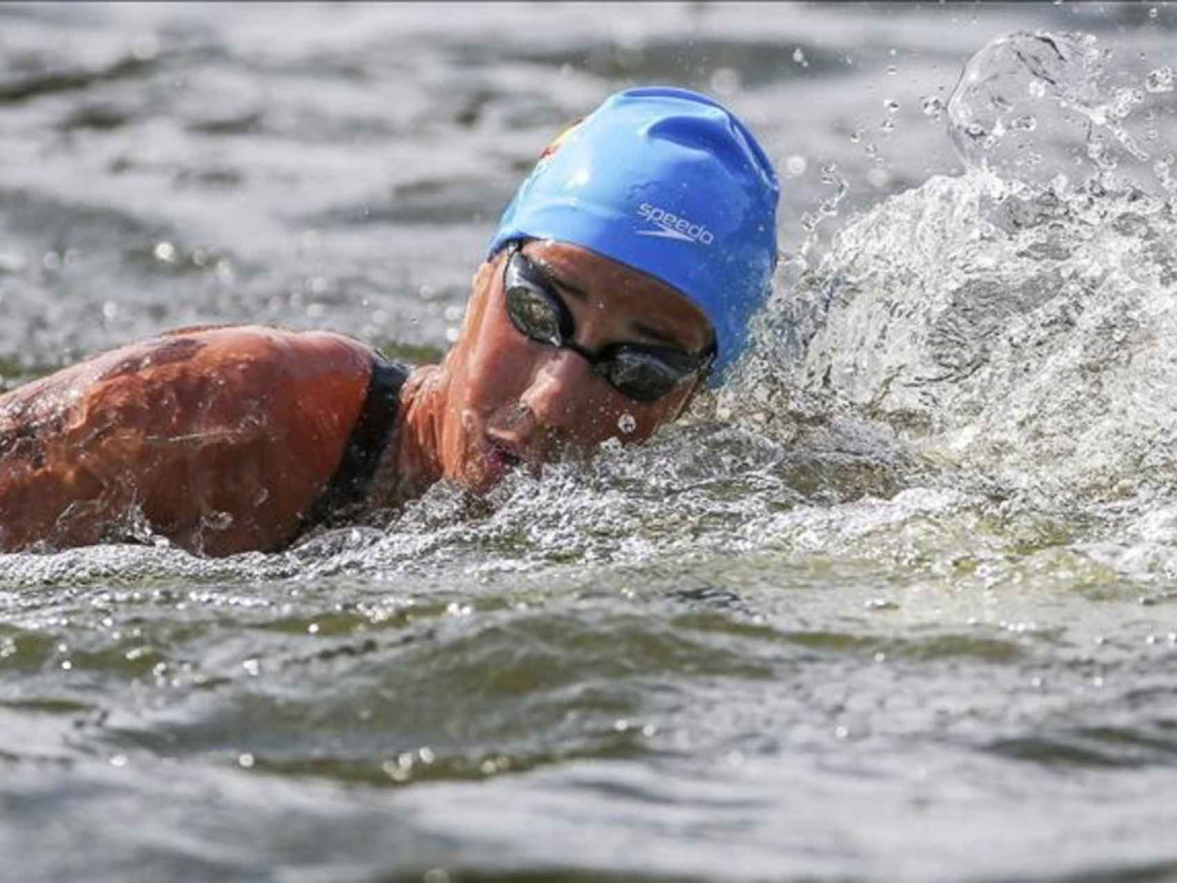 Erika Villaécija durante una competición en aguas abiertas.