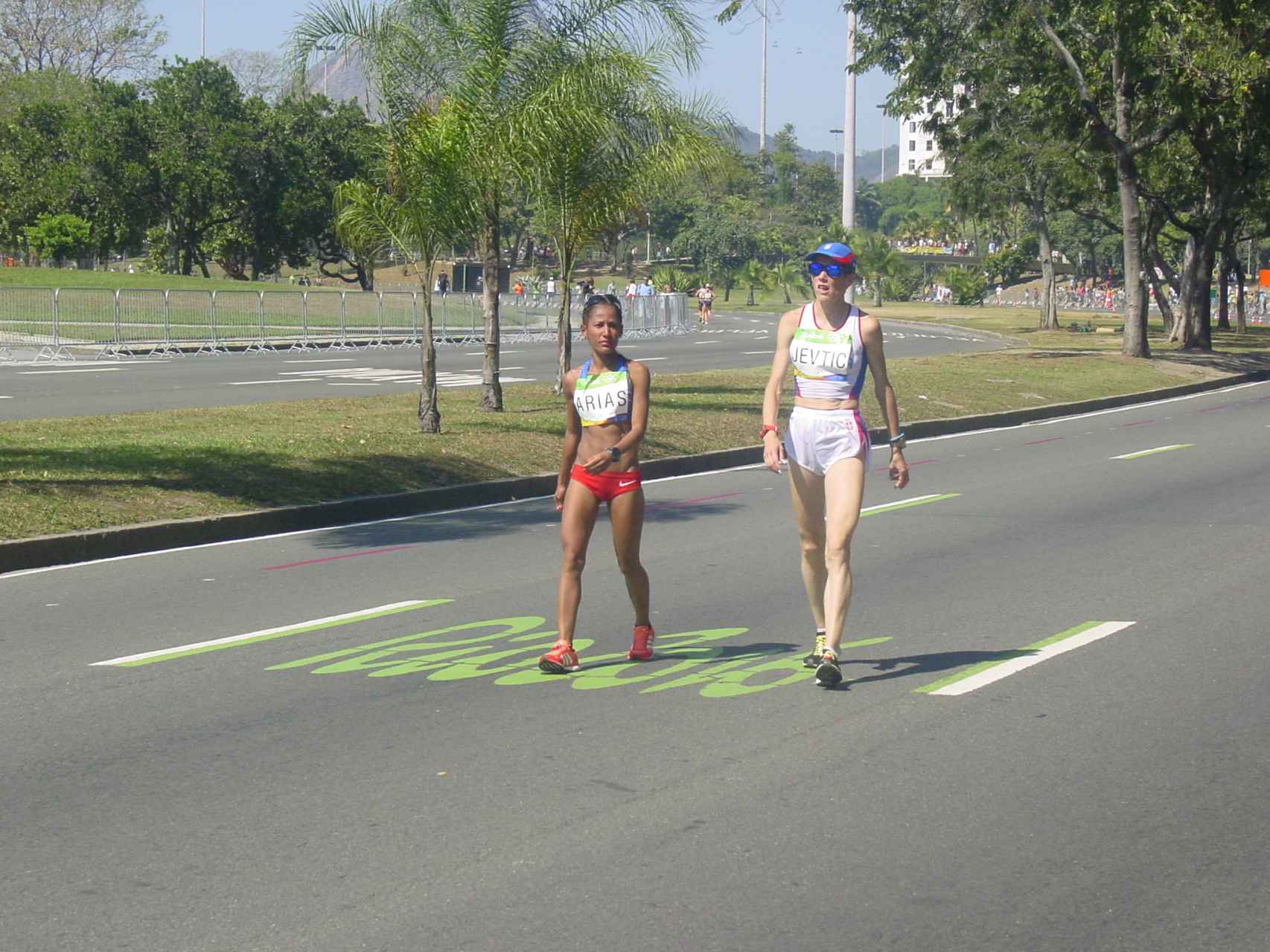 Arias y Jevtic, perdidas en la maratón de Río de Janeiro.