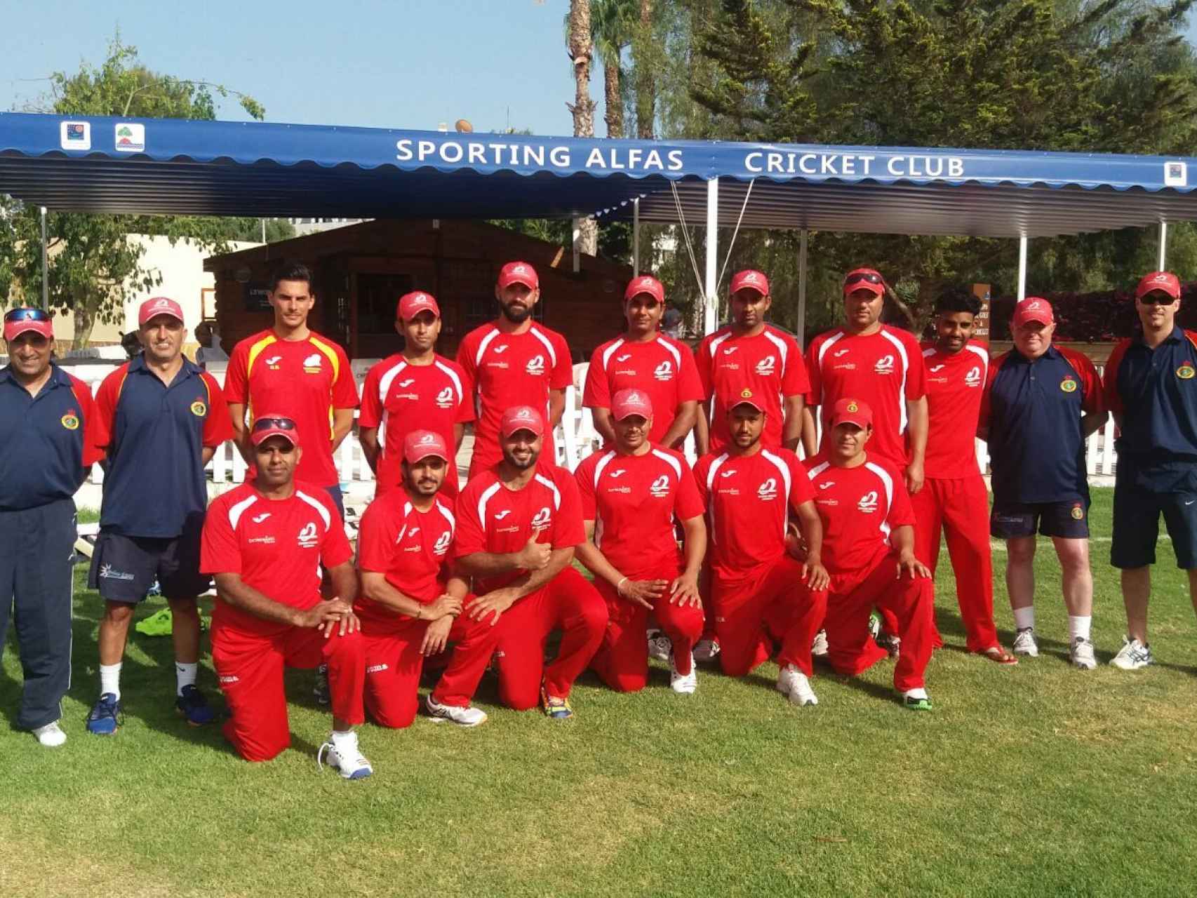Foto de equipo de la selección española de cricket.