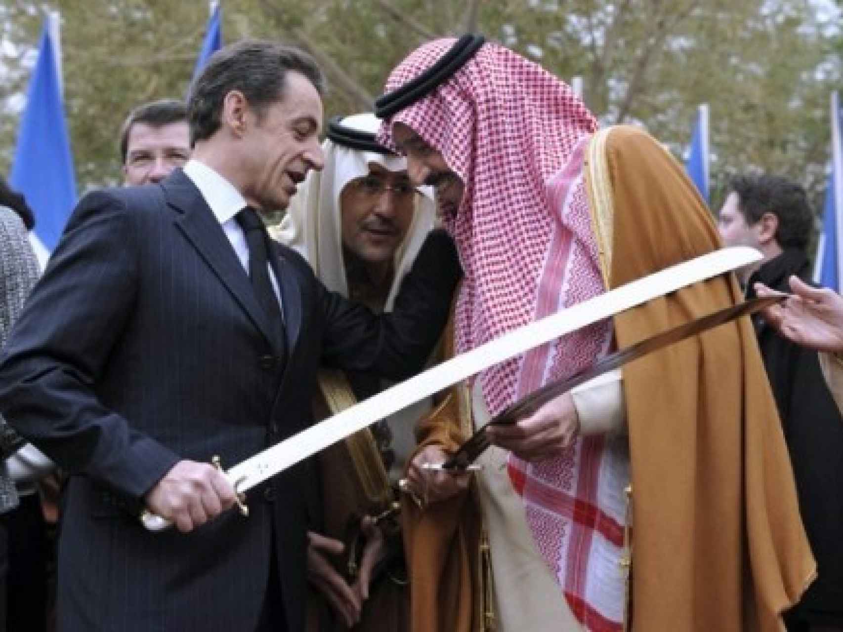 El rey Salman junto a Sarcozy.