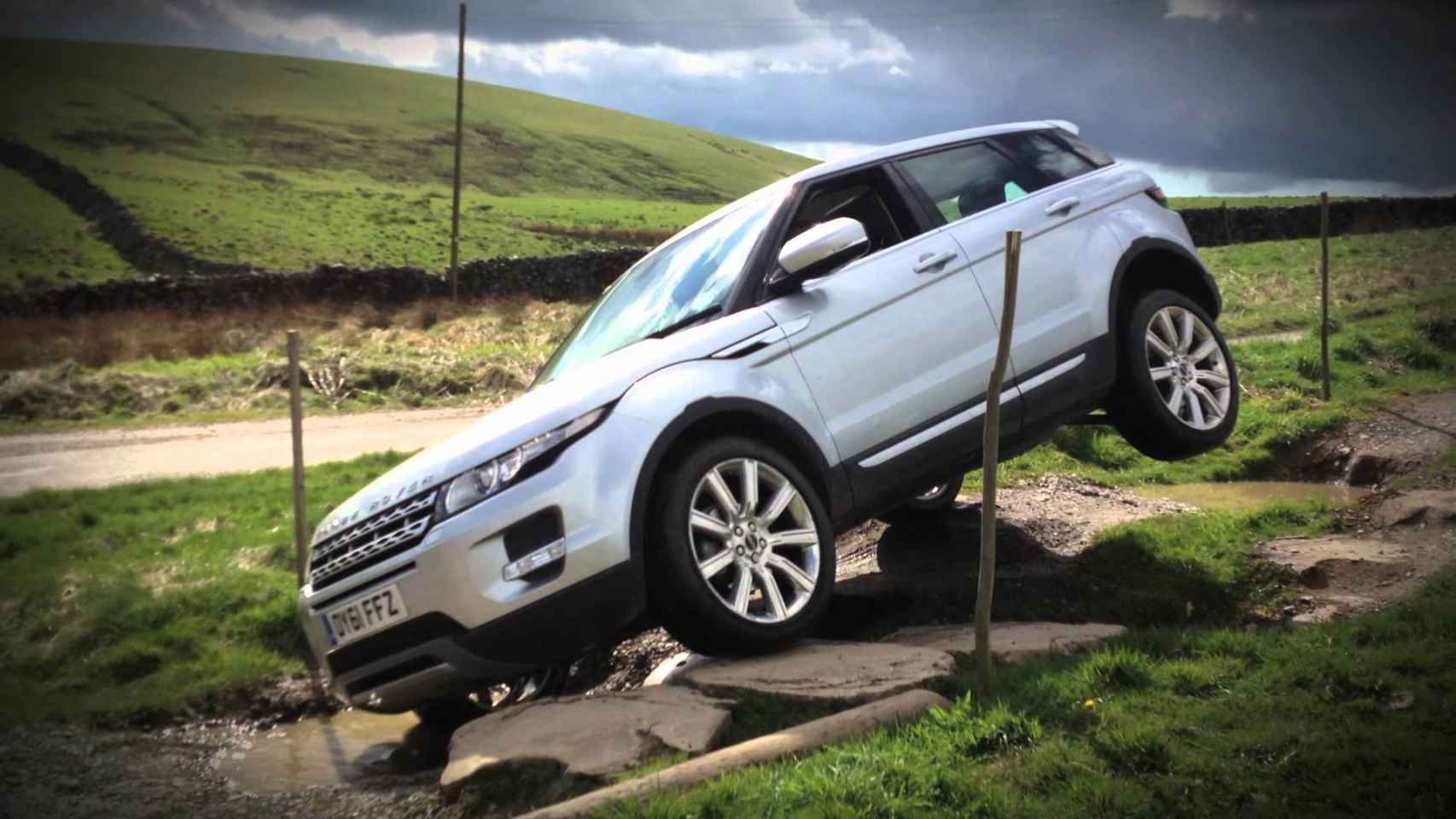 Land Rover quiere aplicar la tecnología del coche autónomo a las excursiones por el campo