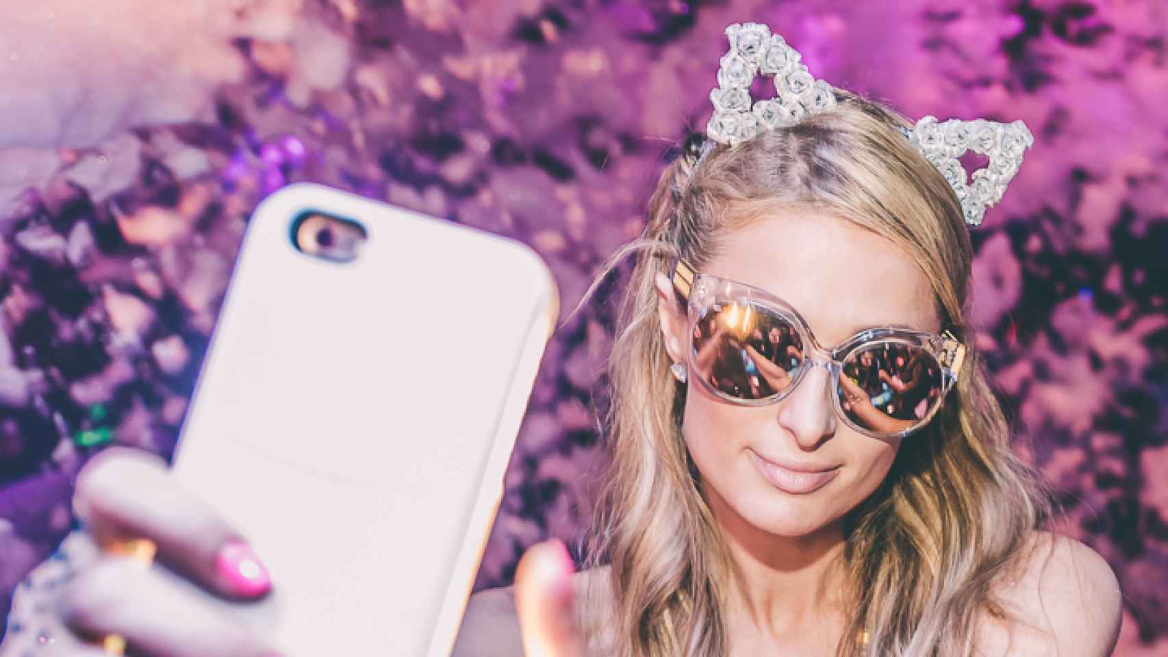 Paris Hilton es la reina de los selfies.