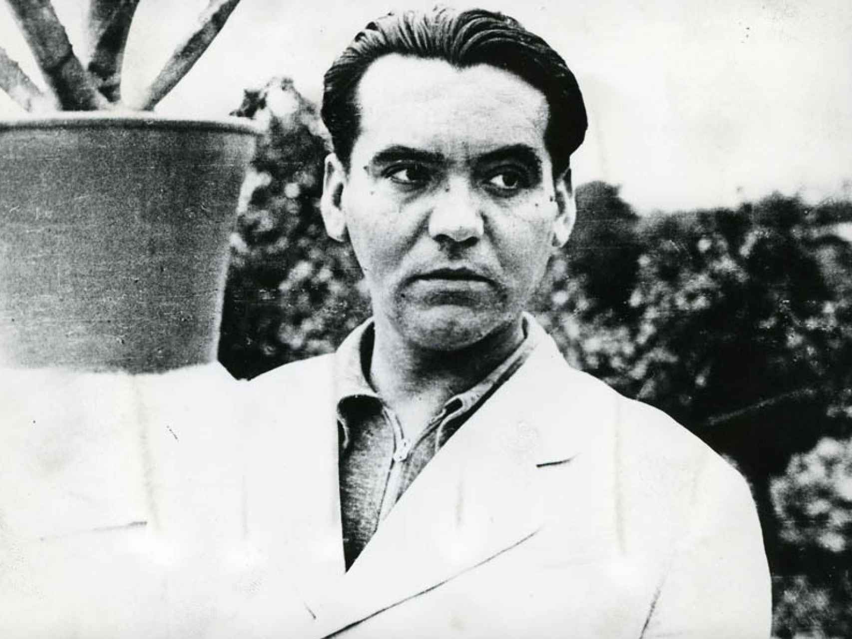 Federico García Lorca. Huerta de San Vicente, Granada, 1935.